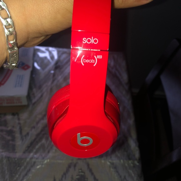 Beats Solo2 (Product Red) edition. *Almost new* - Picture 5 of 5